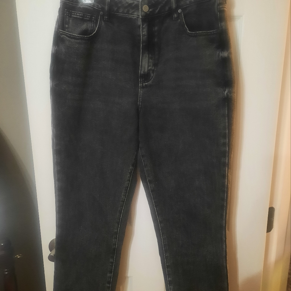 Black mom jeans